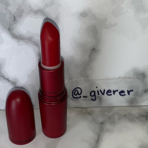 CHARLOTTE GIAMBATTISTA VALLI Matte Lipstick MAC